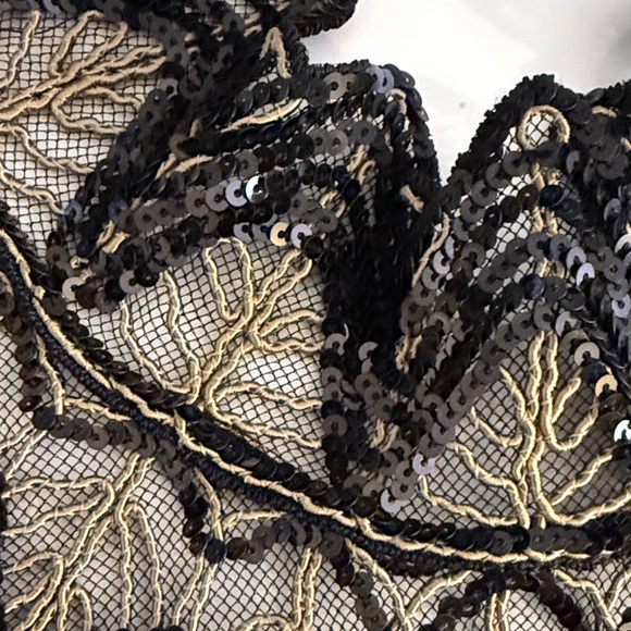 Elegant Black and Gold Lace Necklace - Picture 3 of 7